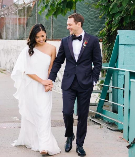 Spring Summer One Shoulder Wedding Dresses Long Cheap Half Sleeves Chiffon Country Bridal Gowns Tiered Sheath Simple Wedding Party Dress
Spring Summer One Shoulder Wedding Dresses Long Cheap Half Sleeves Chiffon Country Bridal Gowns Tiered Sheath Simple Wedding Party Dress