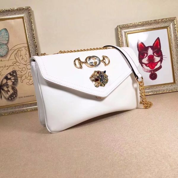 2018 new bag Tiger head diamond shoulder messenger bag Toothpick grain leather Leather smooth autumn and winter latest series
2018 new bag Tiger head diamond shoulder messenger bag Toothpick grain leather Leather smooth autumn and winter latest series