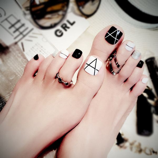 fashionable black and white toenail patch a piece of fake nails for daily wear on the nail tree manicure diy fake stickers toe, Red;gold
fashionable black and white toenail patch a piece of fake nails for daily wear on the nail tree manicure diy fake stickers toe, Red;gold