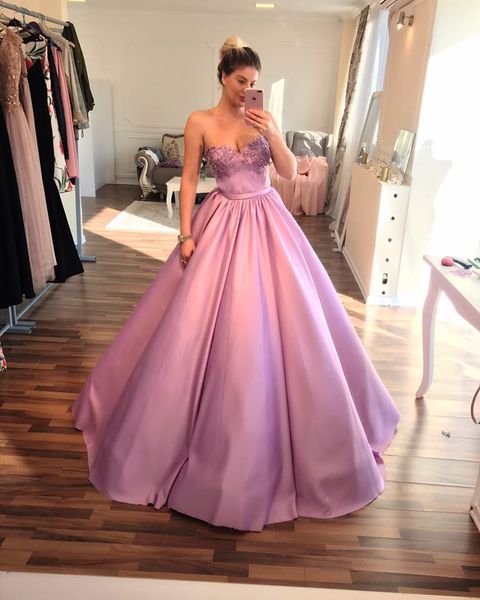 ball gown sweetheart prom dresses long satin 2018 formal sweet 16 dresses quinceanera dresses with beads, Black
ball gown sweetheart prom dresses long satin 2018 formal sweet 16 dresses quinceanera dresses with beads, Black