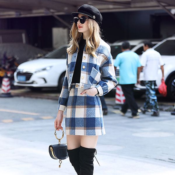 women's set 2018 winter single breasted loose short plaid jackets coat and hip pack mini skirts 2 piece sets feminien suits, Black;brown
women's set 2018 winter single breasted loose short plaid jackets coat and hip pack mini skirts 2 piece sets feminien suits, Black;brown