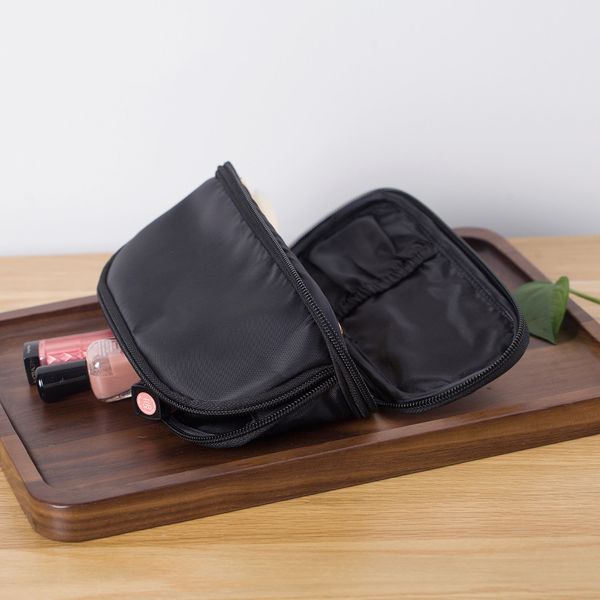 selling nylon female makeup bag zipper clutch bag 
selling nylon female makeup bag zipper clutch bag