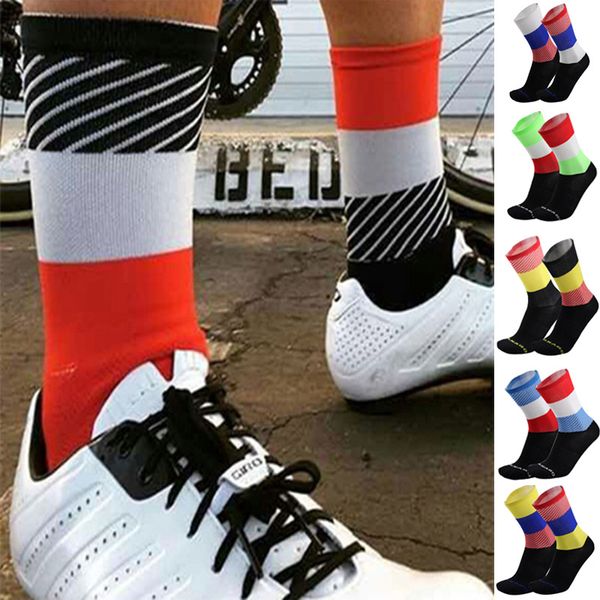 new bike socks men bicycle professional brand sport socks protect feet breathable wicking cycling sk055, Black
new bike socks men bicycle professional brand sport socks protect feet breathable wicking cycling sk055, Black