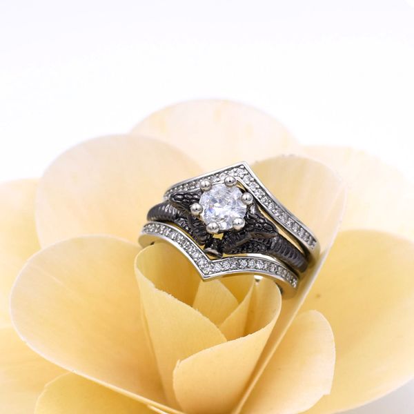 роскошные три кольца набор для свадьбы годовщины участия европейский творческий черный кобра корона кольцо для женщин размер сша 6-10 анель, Golden;silver 
роскошные три кольца набор для свадьбы годовщины участия европейский творческий черный кобра корона кольцо для женщин размер сша 6-10 анель, Golden;silver