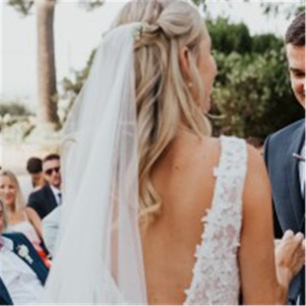 beautifully and elegantly designed in ivory tulle material with flower applique and detailed embroidery wedding dress v-back bridal dress, White
beautifully and elegantly designed in ivory tulle material with flower applique and detailed embroidery wedding dress v-back bridal dress, White