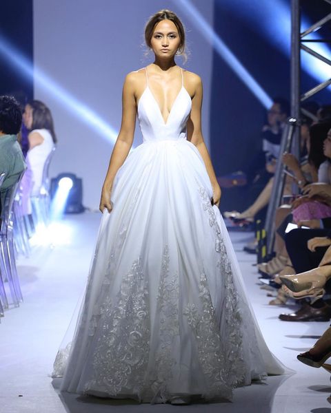 backless wedding dresses lace appliqued deep v neck bridal gowns a line vestido de novia sweep train wedding dress, White
backless wedding dresses lace appliqued deep v neck bridal gowns a line vestido de novia sweep train wedding dress, White