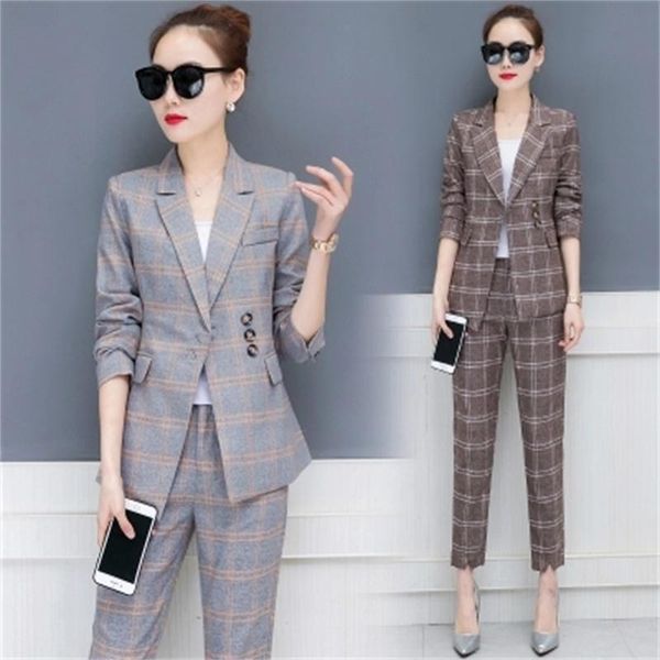fashion plaid suit female new suit two-piece lapel women's business office fashion professional wear women, White;black
fashion plaid suit female new suit two-piece lapel women's business office fashion professional wear women, White;black