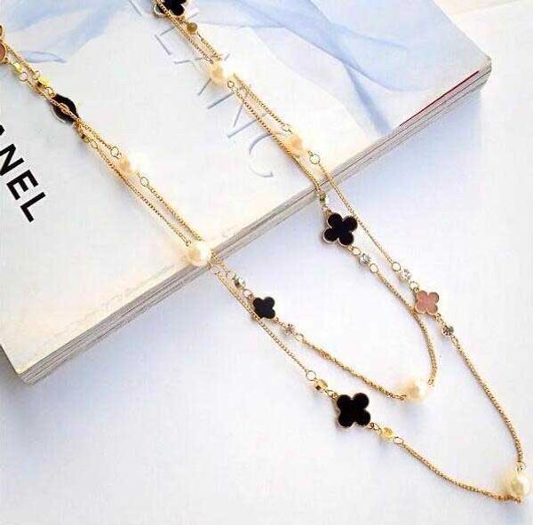 Wholesale Double Layers Letters Necklace Pearl Enamel Letters Clover Pendant Necklaces Long Pearl Sweater Chain Jewelry Accessories
Wholesale Double Layers Letters Necklace Pearl Enamel Letters Clover Pendant Necklaces Long Pearl Sweater Chain Jewelry Accessories