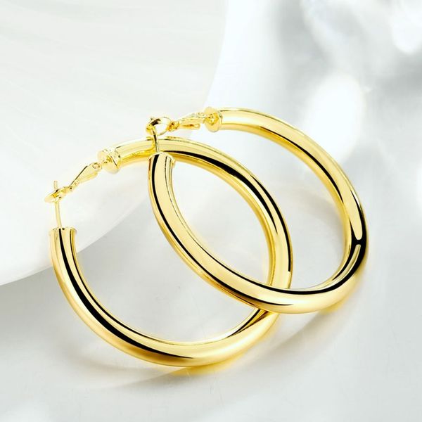 2016 new fashion jewelry casual round hoop earrings 24k gp plated zircon earing brincos, Golden;silver
2016 new fashion jewelry casual round hoop earrings 24k gp plated zircon earing brincos, Golden;silver