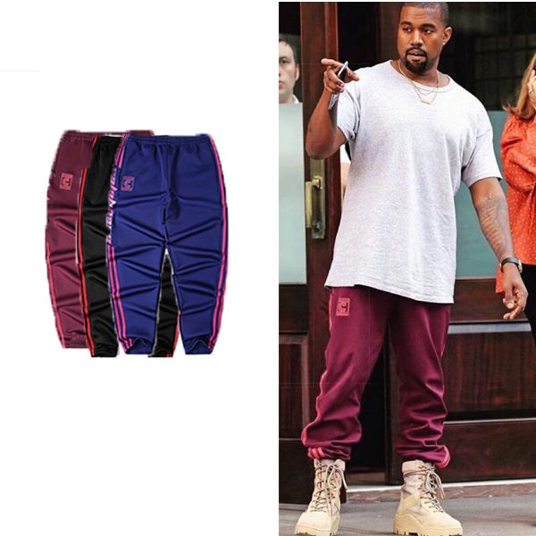 Kanye West New Sweatpants Hip Hop Pants Casual Trousers Men Casual Sports Pants With White Straps
Kanye West New Sweatpants Hip Hop Pants Casual Trousers Men Casual Sports Pants With White Straps