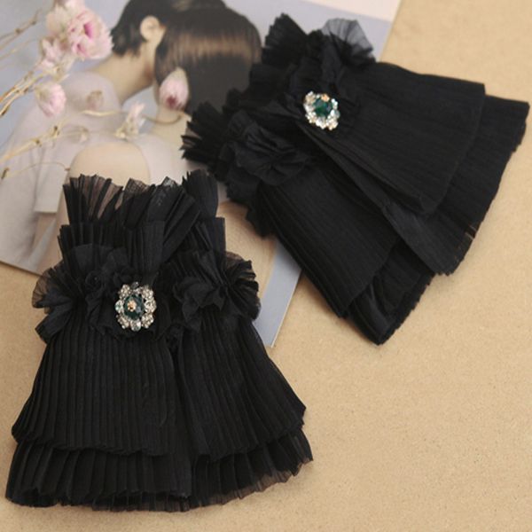 fashion joker organ court wind light gray fantasy round dance diamond buckle pleated false sleeves mysterious floral arm warmers, Blue;gray
fashion joker organ court wind light gray fantasy round dance diamond buckle pleated false sleeves mysterious floral arm warmers, Blue;gray
