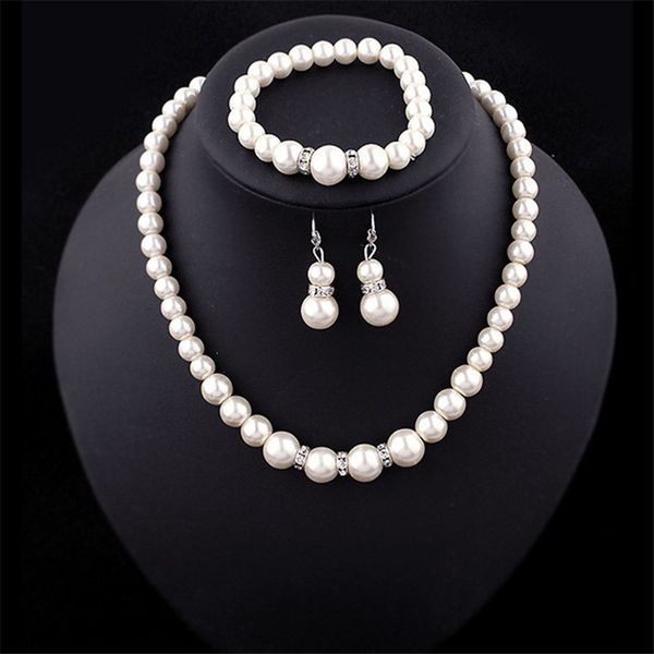 fashion necklace earrings imitation pearl silver plated clear crystal elegant party gift fashion costume pearl jewelry sets
fashion necklace earrings imitation pearl silver plated clear crystal elegant party gift fashion costume pearl jewelry sets