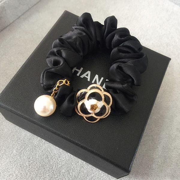 NEW fashion C hair rope accessories Lady collection luxury Hair Accessories classic elastic hair ties party gift for souvenirs
NEW fashion C hair rope accessories Lady collection luxury Hair Accessories classic elastic hair ties party gift for souvenirs