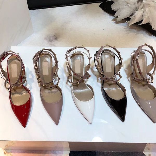 2019high quality The latest hot sale ladies steeple rivet single shoe brand designer fashion personality leather shoes heel heel 9cm size
2019high quality The latest hot sale ladies steeple rivet single shoe brand designer fashion personality leather shoes heel heel 9cm size