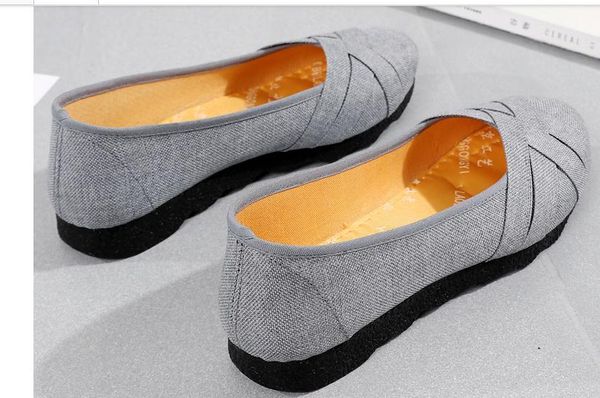 send 2018 spring and autumn new style flat bottom women cloth shoes mother's shoes, Black
send 2018 spring and autumn new style flat bottom women cloth shoes mother's shoes, Black