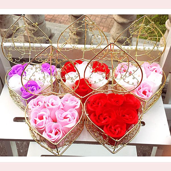 6pcs/box handmade scented rose soap with golf metal box package petal bath body soap wedding party gift home diy decoration
6pcs/box handmade scented rose soap with golf metal box package petal bath body soap wedding party gift home diy decoration