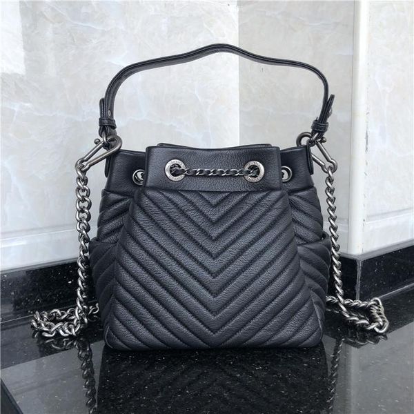 2018 fa hion wild goat kin v line one houlder lung portable bucket women 039 bag new li t per onality trend chain bag
2018 fa hion wild goat kin v line one houlder lung portable bucket women 039 bag new li t per onality trend chain bag