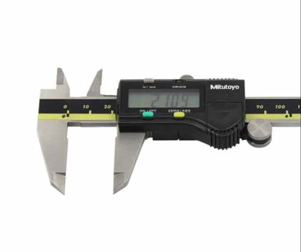 mitutoyo absolute digimatic caliper 0-150mm / 0-6"... digital caliper with standard outer and inner jaws. hardened stainless steel stru
mitutoyo absolute digimatic caliper 0-150mm / 0-6"... digital caliper with standard outer and inner jaws. hardened stainless steel stru