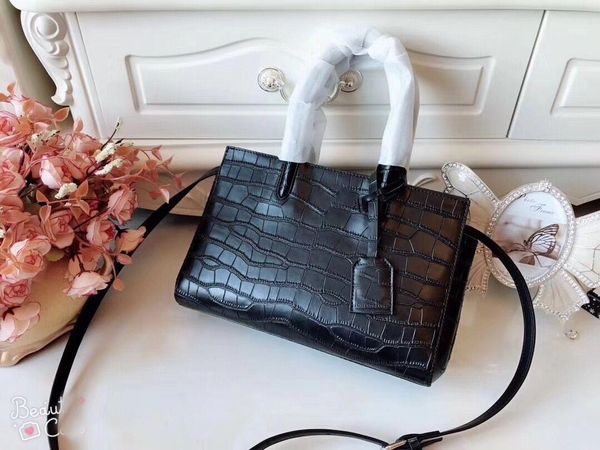 2018 new arrival quality shoulder bags female shoulder bag nice women clutch bag handbag shopping bag tote 30cm
2018 new arrival quality shoulder bags female shoulder bag nice women clutch bag handbag shopping bag tote 30cm