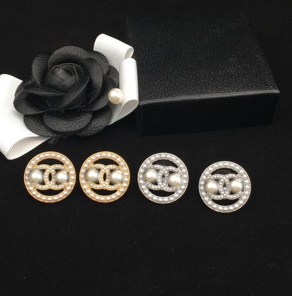 Горячий новый дизайнер круглый жемчуг письмо серьги уха клип дамы ювелирные изде 
Горячий новый дизайнер круглый жемчуг письмо серьги уха клип дамы ювелирные изде