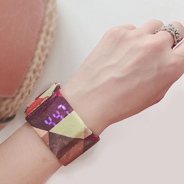 fashionable innovative personality led smart watch outdoor waterproof hiking swimming paper watch, Slivery;brown
fashionable innovative personality led smart watch outdoor waterproof hiking swimming paper watch, Slivery;brown
