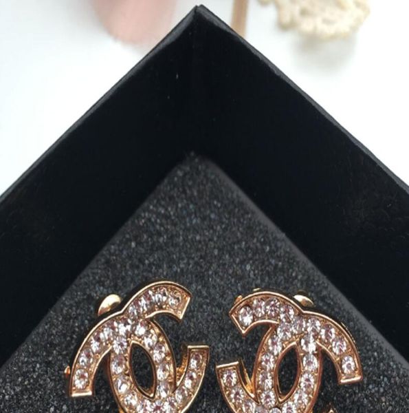 

New hot famous designer alloy crystal rhinestone letter earrings ear clip ladies jewelry gift fashion accessories