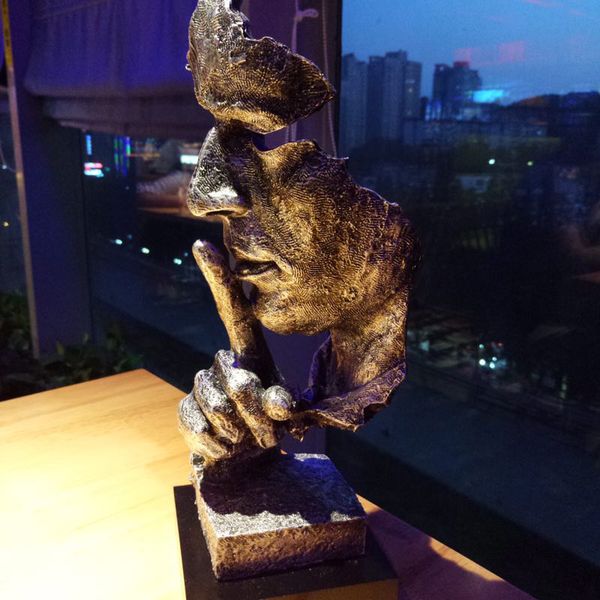 Американский Ретро Творческий Молчание Золото Абстрактная Скульптура Craft Украше
Американский Ретро Творческий Молчание Золото Абстрактная Скульптура Craft Украше
