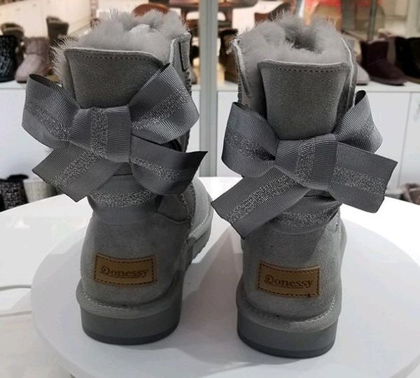 2018 winter classical style women thread sewing snow boots 100% real fur leather platform eva sole flat boots eu35-41, Black
2018 winter classical style women thread sewing snow boots 100% real fur leather platform eva sole flat boots eu35-41, Black