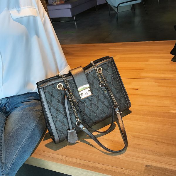ladies messenger bags new women stripes bags and set new fashion shoulder strap leather handbags jichuan//7
ladies messenger bags new women stripes bags and set new fashion shoulder strap leather handbags jichuan//7
