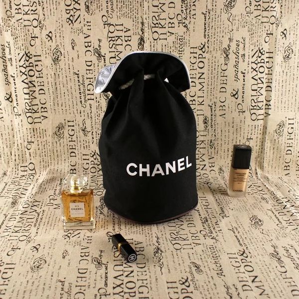 Wholesale drawstring free shipping fashion cosmetic bag good quality/Cute fashion Design Wallet Cosmetic Bag For Girls
Wholesale drawstring free shipping fashion cosmetic bag good quality/Cute fashion Design Wallet Cosmetic Bag For Girls