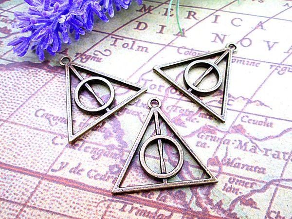 24pcs triangle charms, antique bronze tone triangle charm pendant, jewelry findings 32x32mm, Bronze;silver
24pcs triangle charms, antique bronze tone triangle charm pendant, jewelry findings 32x32mm, Bronze;silver