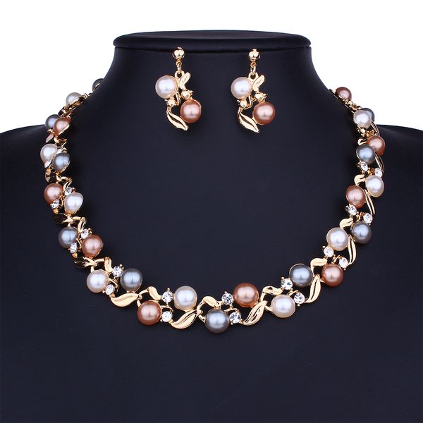 pearl beaded jewelry sets diamond crystal necklace earrings lady evening dress wedding bride noble jewelry two colors golden and silver
pearl beaded jewelry sets diamond crystal necklace earrings lady evening dress wedding bride noble jewelry two colors golden and silver