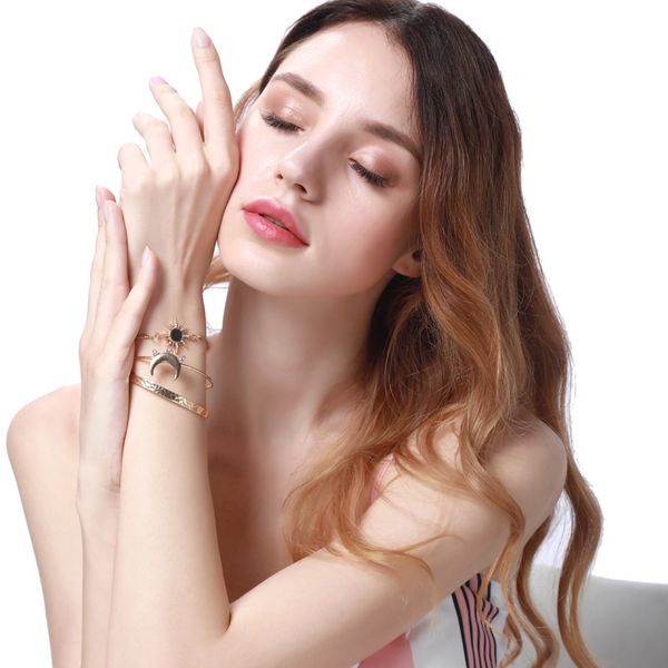 golden new product horn metal inlaid rhinestone jewelry female fashion set bracelet yiwu small accessories wholesale, Golden;silver
golden new product horn metal inlaid rhinestone jewelry female fashion set bracelet yiwu small accessories wholesale, Golden;silver