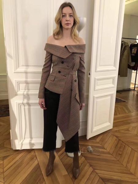 new fashions in autumn and winter stripes off shoulders buttons irregular pockets suits coat, White;black
new fashions in autumn and winter stripes off shoulders buttons irregular pockets suits coat, White;black