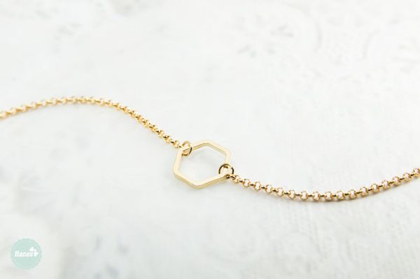 1pcs geometry small hexagonal chain bracelet hollow hexagon polygonal polygon ladies geometric lucky woman mother men's family gifts je, Black
1pcs geometry small hexagonal chain bracelet hollow hexagon polygonal polygon ladies geometric lucky woman mother men's family gifts je, Black