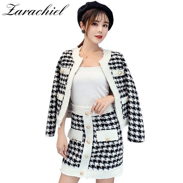small fragrant houndstooth 2 piece set 2018 winter women tweed wool jacket coat+gold button mini pencil skirt ladies runway suit, White
small fragrant houndstooth 2 piece set 2018 winter women tweed wool jacket coat+gold button mini pencil skirt ladies runway suit, White