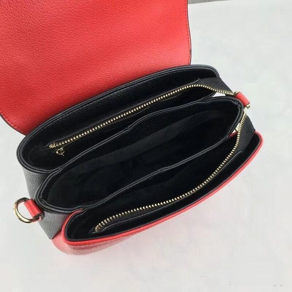 2018 ladies bag, the pursuit of fashion, higher-end leather palm print, exclusive `development of the necessary summer color
2018 ladies bag, the pursuit of fashion, higher-end leather palm print, exclusive `development of the necessary summer color