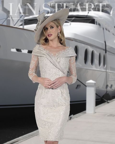 elegant beaded lace mother of the bride dresses sheer square neck long sleeves evening gowns knee length appliqued wedding guest dress, Black;red
elegant beaded lace mother of the bride dresses sheer square neck long sleeves evening gowns knee length appliqued wedding guest dress, Black;red