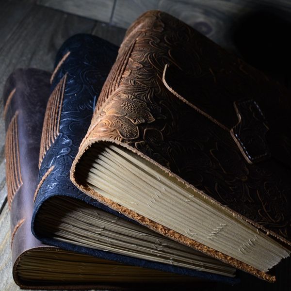 vintage handmade leather diary notebook sketchbook travel journal blank writing paper nots gifts school office stationery, Purple;pink
vintage handmade leather diary notebook sketchbook travel journal blank writing paper nots gifts school office stationery, Purple;pink