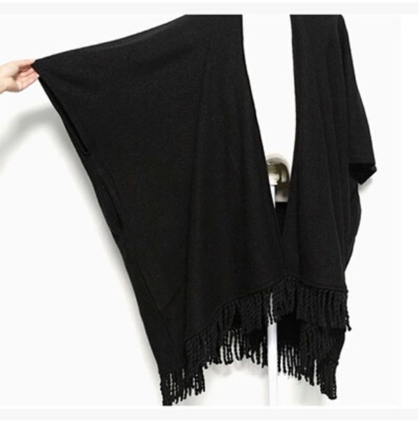 2016 new autumn and winter trench men's clothing outerwear batwing sleeve tassel decoration design long trench singer costumes, Tan;black
2016 new autumn and winter trench men's clothing outerwear batwing sleeve tassel decoration design long trench singer costumes, Tan;black