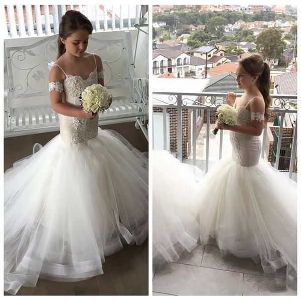 spaghetti mermaid flower girls dresses lace appliques 2018 slim beading kids formal wedding party wear long, White;blue
spaghetti mermaid flower girls dresses lace appliques 2018 slim beading kids formal wedding party wear long, White;blue