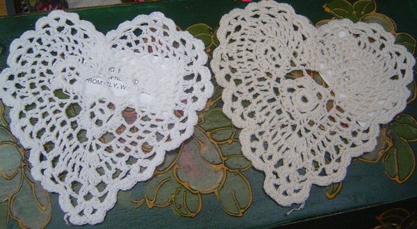 wholesale 100% cotton hand made shaped heart crochet doily 14cm ,cup mat 20pcs/lot whtie and ecru
wholesale 100% cotton hand made shaped heart crochet doily 14cm ,cup mat 20pcs/lot whtie and ecru