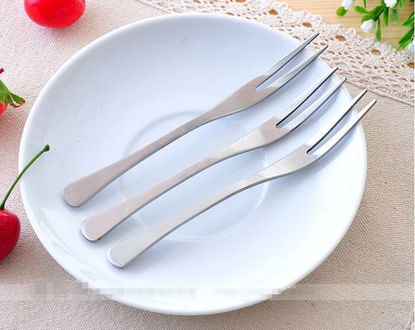 wholesale-5pcs/lot stainless steel fruit fork west tableware small fork little salad fruit sign two-teeth salad forks
wholesale-5pcs/lot stainless steel fruit fork west tableware small fork little salad fruit sign two-teeth salad forks