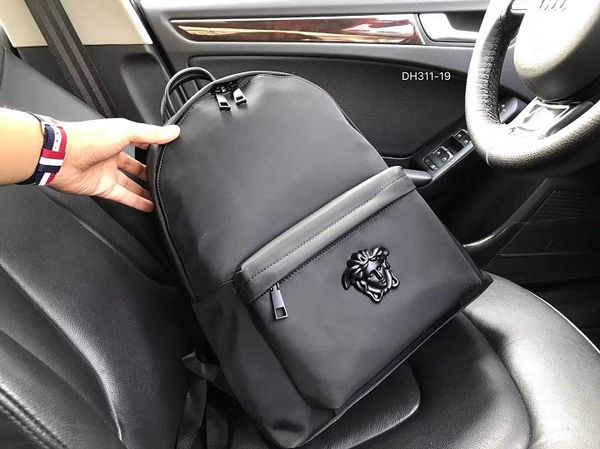 2018 luxury brand women 40cm backpack men bag famou backpack de igner men backpack nylon women ca ual bag travelling bag
2018 luxury brand women 40cm backpack men bag famou backpack de igner men backpack nylon women ca ual bag travelling bag