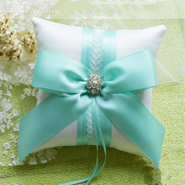 zilue 1pcs/lot ring pillow 16x16cm church wedding pink blue square beige ribbon silk bow wedding decor bracelet pillow
zilue 1pcs/lot ring pillow 16x16cm church wedding pink blue square beige ribbon silk bow wedding decor bracelet pillow