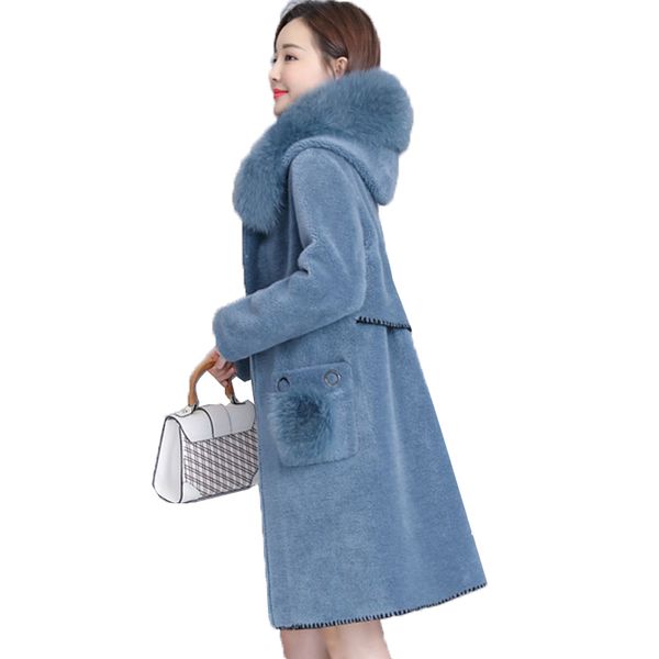 2018 new winter loose coat female natural sheep shearing overcoat with genuine fur collar hooded wool winter jacket women, Black
2018 new winter loose coat female natural sheep shearing overcoat with genuine fur collar hooded wool winter jacket women, Black