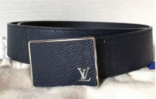 new cross pattern METROPOLE nameplate original single belt, 35 mm M9059U BUCKLE BELT Official Men Belts With Box 
new cross pattern METROPOLE nameplate original single belt, 35 mm M9059U BUCKLE BELT Official Men Belts With Box