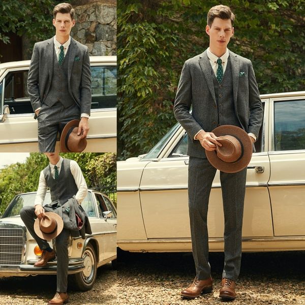 groom tuxedos 2018 fall winter mens designer suits peaked lapel three pieces men suit for weddings business mens suits, Black;gray
groom tuxedos 2018 fall winter mens designer suits peaked lapel three pieces men suit for weddings business mens suits, Black;gray