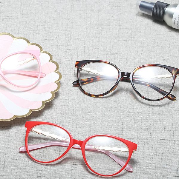 2018 fashion retro eye glasses frame optical glasses vintage diamond women square eyeglasses frame with box fml, Silver
2018 fashion retro eye glasses frame optical glasses vintage diamond women square eyeglasses frame with box fml, Silver