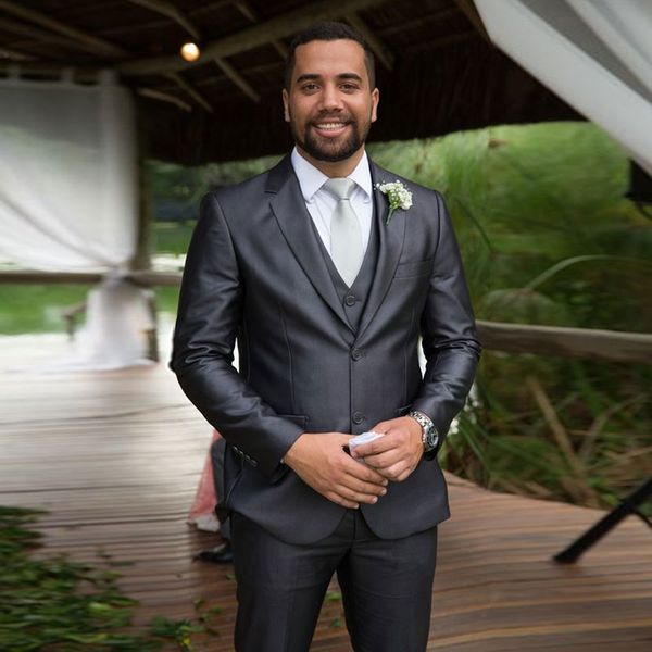 classic gray mens suits slim fit groomsmen wedding tuxedos three pieces groom suit notched lapel formal blazers with jacket vest pants, Black;gray
classic gray mens suits slim fit groomsmen wedding tuxedos three pieces groom suit notched lapel formal blazers with jacket vest pants, Black;gray